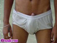 Молодой парника дрочит хуй у моря 3aza28.jpg скачать на телефон