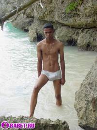 порно фото Молодой парника дрочит хуй у моря 3aza29.jpg