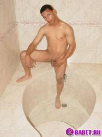 порно фото Голый парень моется в душе 70.jpg