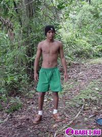 порно фото Вздрочнул свой волосатый хуй в кустах 21.jpg