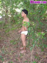 порно фото Гей в кепке дрочит писю на природе 26.jpg