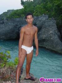 порно фото Гей у моря дрочит хуй 12.jpg