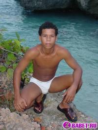 порно фото Гей у моря дрочит хуй 14.jpg