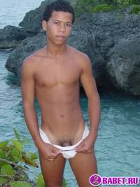 порно фото Гей у моря дрочит хуй 15.jpg