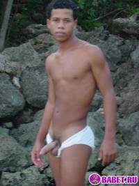 порно фото Гей у моря дрочит хуй 29.jpg