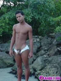 порно фото Гей у моря дрочит хуй 35.jpg