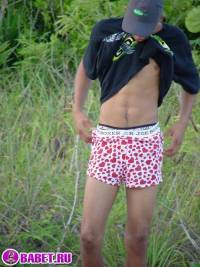 порно фото Дрочит письку на берегу моря 100.jpg