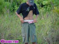 порно фото Дрочит письку на берегу моря 103.jpg