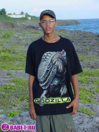 порно фото Дрочит письку на берегу моря 1.jpg