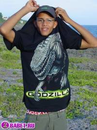 порно фото Дрочит письку на берегу моря 9.jpg