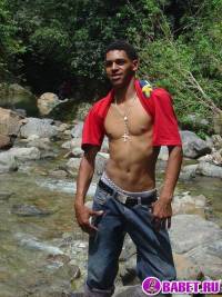 порно фото Дрочит хуй в горной реке 10.jpg