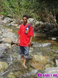 порно фото Дрочит хуй в горной реке 2.jpg