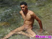 порно фото Дрочит хуй в горной реке 35.jpg