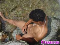 порно фото Дрочит хуй в горной реке 43.jpg