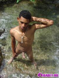 порно фото Дрочит хуй в горной реке 49.jpg