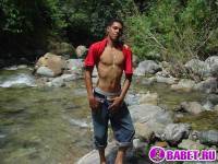 порно фото Дрочит хуй в горной реке 8.jpg