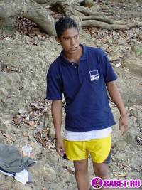 порно фото Лежит в воде и дрочит хуй 3.jpg