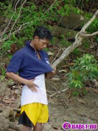 порно фото Лежит в воде и дрочит хуй 97.jpg