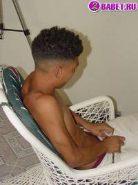 порно фото Мальчик с большим членом дрочит хуй 14.jpg