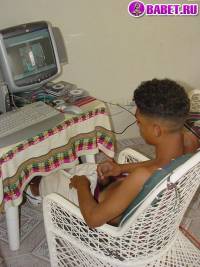 порно фото Мальчик с большим членом дрочит хуй 19.jpg