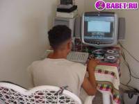 порно фото Мальчик с большим членом дрочит хуй 3.jpg