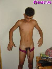 порно фото Мальчик с большим членом дрочит хуй 49.jpg