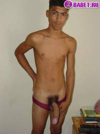 порно фото Мальчик с большим членом дрочит хуй 51.jpg