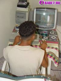 порно фото Мальчик с большим членом дрочит хуй 7.jpg