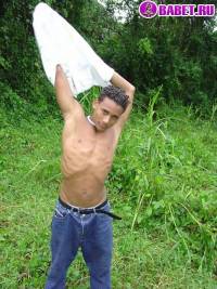 порно фото Молодой гей балуется с хуём 16.jpg