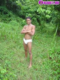 порно фото Молодой гей балуется с хуём 30.jpg