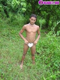 порно фото Молодой гей балуется с хуём 35.jpg