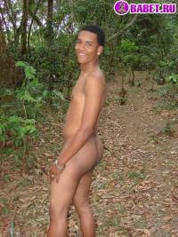 порно фото Молодой и энергичный дрочит хуй 44.jpg