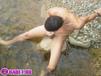 порно фото Молодой пацан дрочит хуй в реке 48.jpg