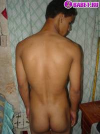 порно фото Обкончал себе живат на кровати 106.jpg