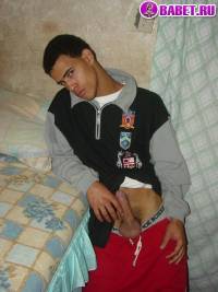 порно фото Обкончал себе живат на кровати 20.jpg