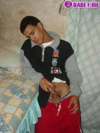 порно фото Обкончал себе живат на кровати 21.jpg