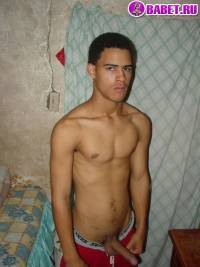 порно фото Обкончал себе живат на кровати 33.jpg