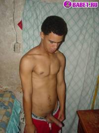 порно фото Обкончал себе живат на кровати 34.jpg