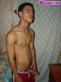 порно фото Обкончал себе живат на кровати 37.jpg