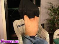 порно фото Парень дома дрочит хуй на стуле 22.jpg