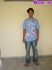 порно фото Парень дрочит член на кровати 10.jpg