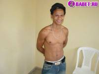 порно фото Парень дрочит член на кровати 49.jpg