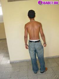 порно фото Парень дрочит член на кровати 51.jpg