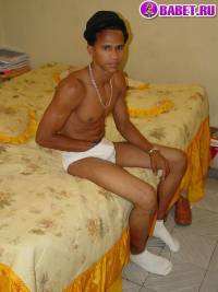 порно фото Парень дрочит член на кровати 65.jpg