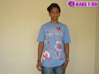 порно фото Парень дрочит член на кровати 8.jpg