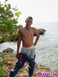 порно фото Парень кончил сам себе на живот 5.jpg