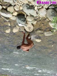 порно фото Помылся в речке заодно и подрачил 102.jpg