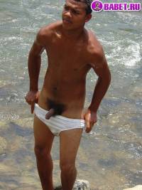 порно фото Помылся в речке заодно и подрачил 110.jpg