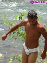 порно фото Помылся в речке заодно и подрачил 114.jpg