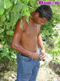 порно фото Помылся в речке заодно и подрачил 117.jpg